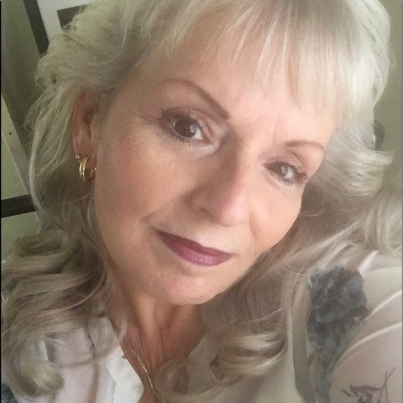 Meet your Posher, Karen - Picture 1 of 1